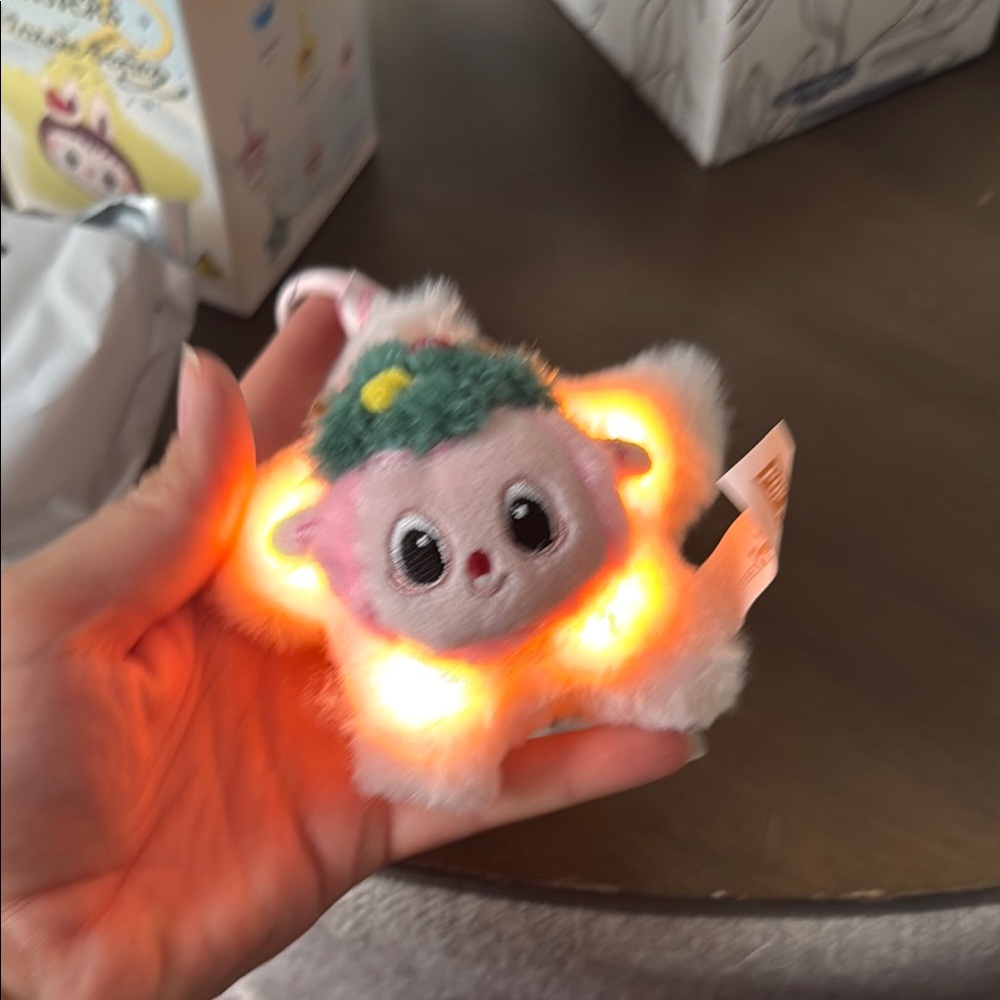 LiGHT UP Labubu - Picture 4 of 4